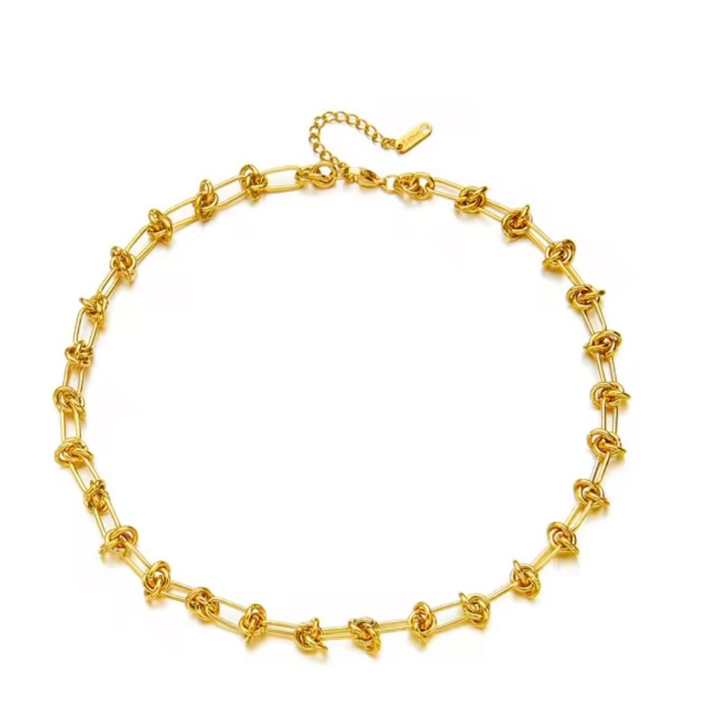 Elegant Knot Design Necklace